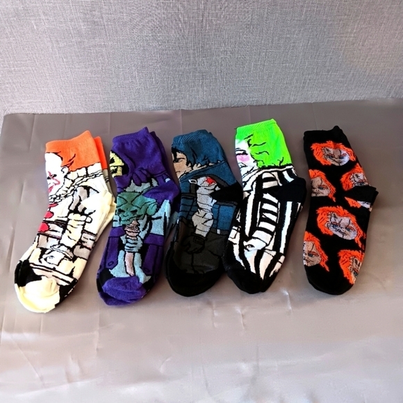 Halloween Horror Character Socks 5 Pairs Iconic Antagonistic Stars NEW - Picture 2 of 7